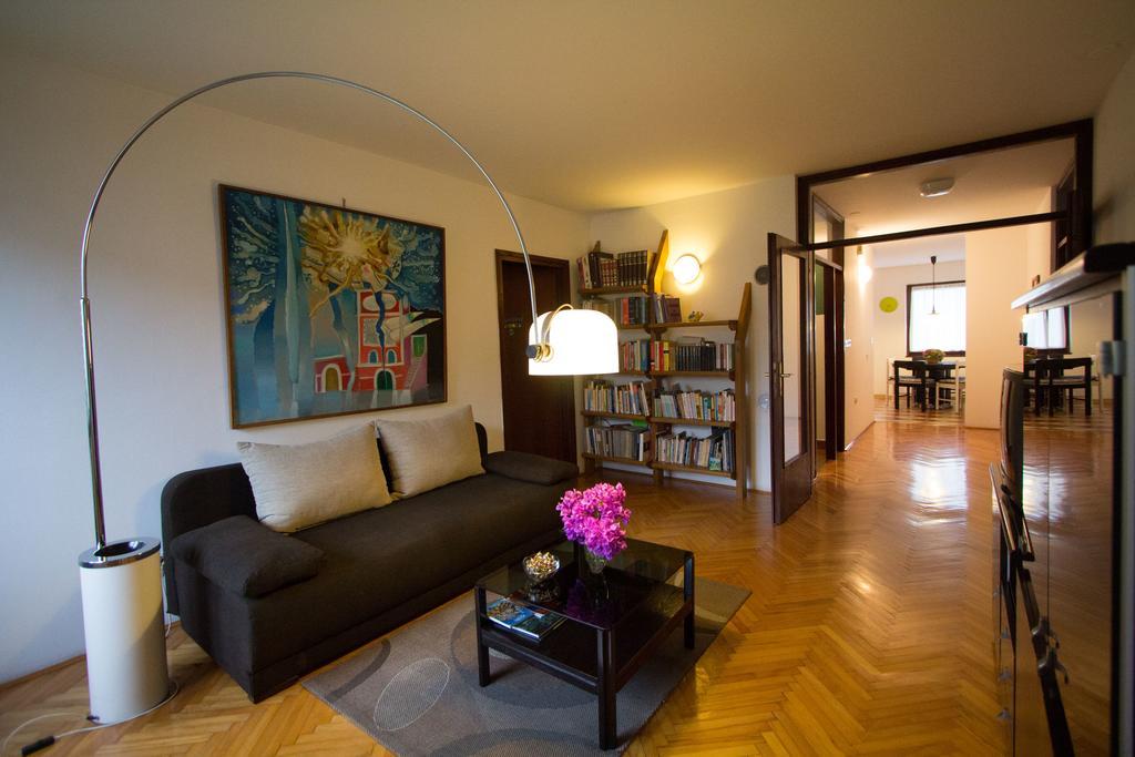 Apartment Cherry Rovigno Esterno foto