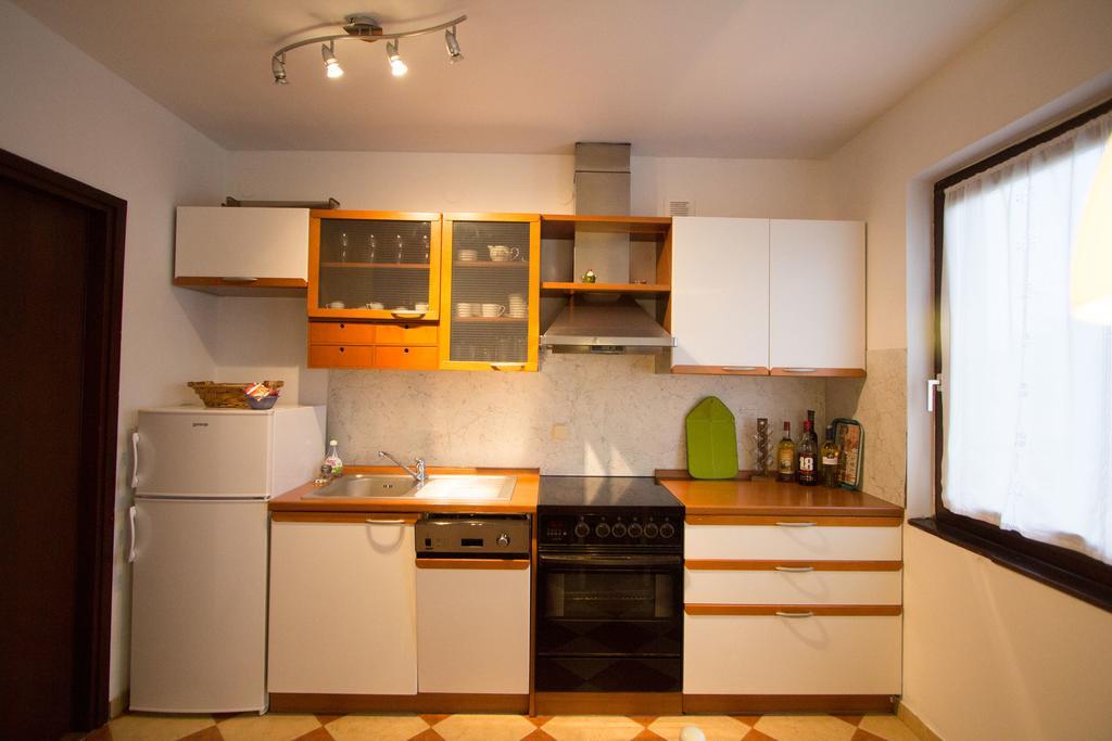 Apartment Cherry Rovigno Esterno foto