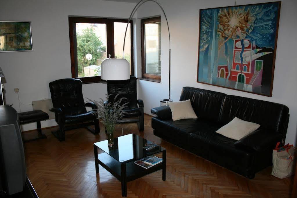 Apartment Cherry Rovigno Esterno foto