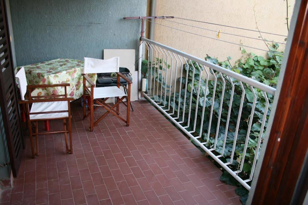 Apartment Cherry Rovigno Esterno foto